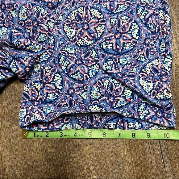 Vineyard Vines Shorts Womens Size 2 Colorful Sand Dollar Print 5” Inseam - Picture 3 of 11